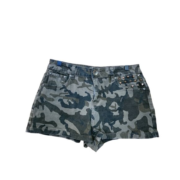 Camouflage Studded Denim Shorts For Women Size M Instant Vintage - Picture 1 of 4